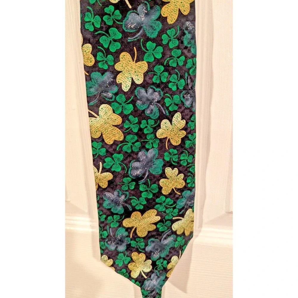 Hallmark Necktie Green Gold St Patricks Day Shamrock‎ Holiday Irish Tie